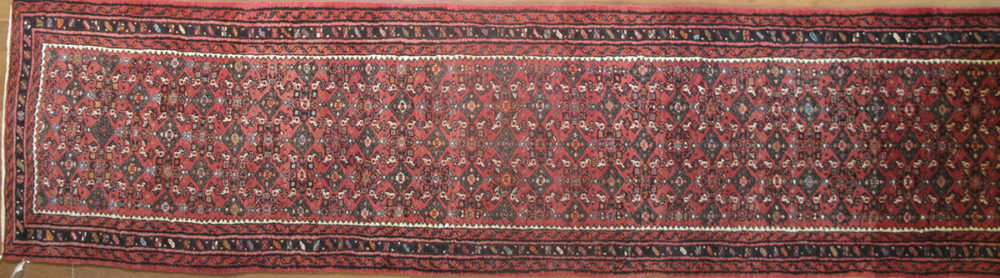 Hosseinabad, Persian (2' 9" x 19' 2")